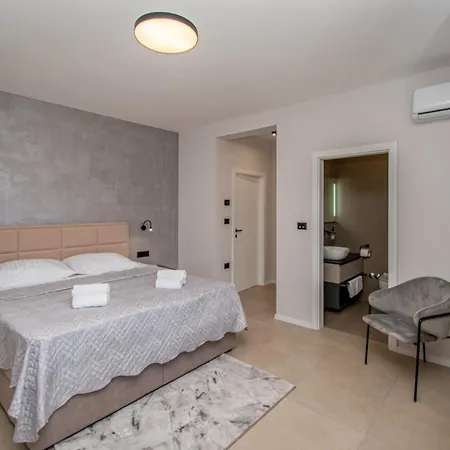 Bella Near Rovinj And Pula 别墅 *